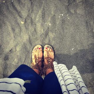 Camila Raznovich feet photo thumbnail