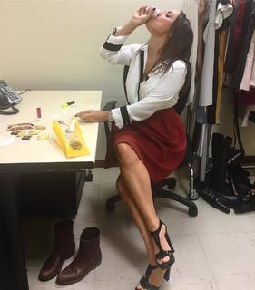 Camila Raznovich feet photo thumbnail