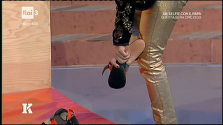 Camila Raznovich feet photo thumbnail