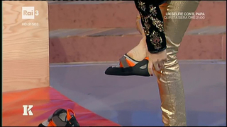 Camila Raznovich feet photo thumbnail