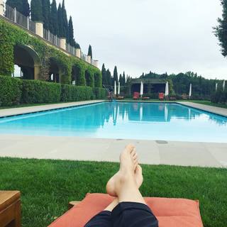 Camila Raznovich feet photo thumbnail