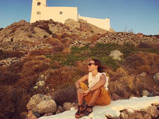 Camila Raznovich feet photo thumbnail