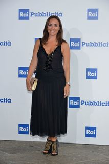 Camila Raznovich feet photo thumbnail