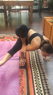 Camila Raznovich feet photo thumbnail