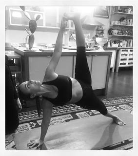 Camila Raznovich feet photo thumbnail