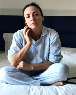 Camila Raznovich feet photo thumbnail