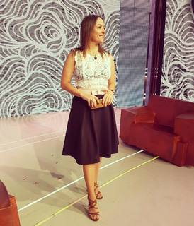 Camila Raznovich feet photo thumbnail