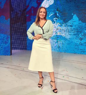 Camila Raznovich feet photo thumbnail