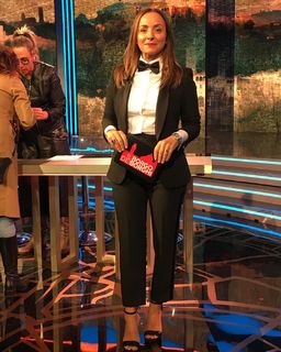 Camila Raznovich feet photo thumbnail