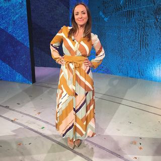 Camila Raznovich feet photo thumbnail