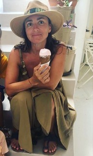 Camila Raznovich feet photo thumbnail