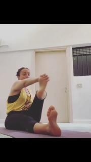 Camila Raznovich feet photo thumbnail