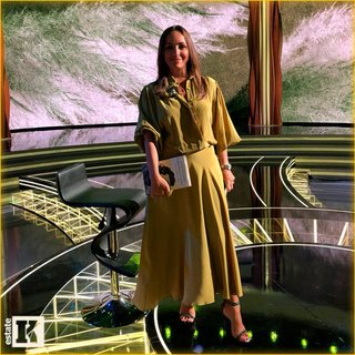 Camila Raznovich feet photo thumbnail