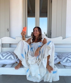 Camila Raznovich feet photo thumbnail