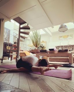 Camila Raznovich feet photo thumbnail