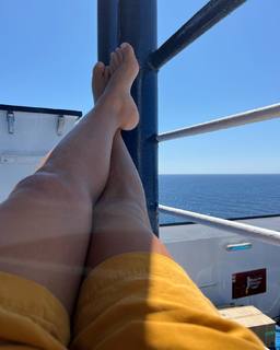 Camila Raznovich feet photo thumbnail