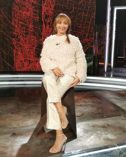 Camila Raznovich feet photo thumbnail