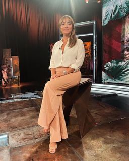 Camila Raznovich feet photo thumbnail