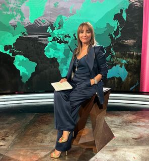 Camila Raznovich feet photo thumbnail