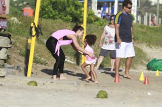 Camila Rodrigues feet photo 2