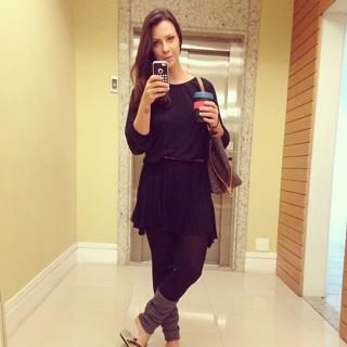Camila Rodrigues feet photo 14