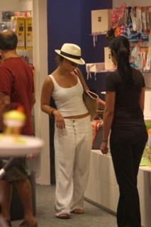 Camila Rodrigues feet photo 9