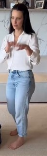 Camila Rodrigues feet photo 10