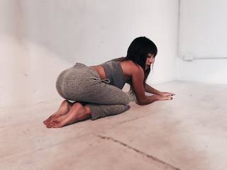 Camila Salazar feet photo 6