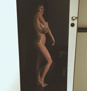Camila Salazar feet photo 1