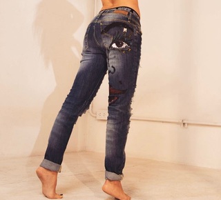 Camila Salazar feet photo 1