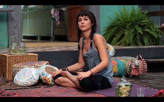 Camila Sodi feet photo thumbnail