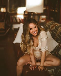 Camila Sodi feet photo thumbnail