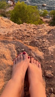 Camila Sodi feet photo thumbnail