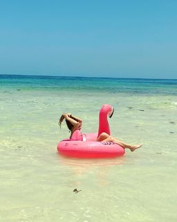 Camila Sodi feet photo thumbnail