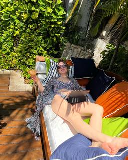 Camila Sodi feet photo thumbnail