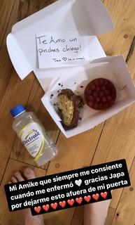 Camila Sodi feet photo thumbnail