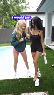 Camilla Araújo feet photo thumbnail