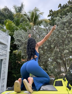 Camilla Araújo feet photo thumbnail