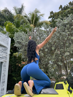 Camilla Araújo feet photo thumbnail