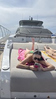 Camilla Araújo feet photo thumbnail