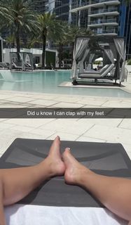Camilla Araújo feet photo thumbnail