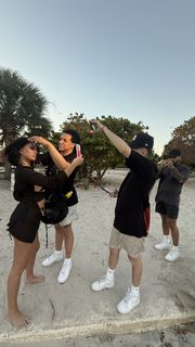 Camilla Araújo feet photo thumbnail