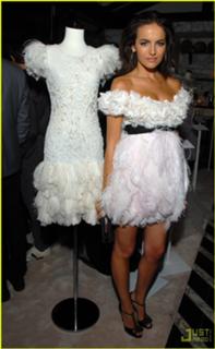 Camilla Belle feet photo thumbnail