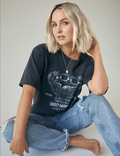 Camilla Luddington feet photo thumbnail