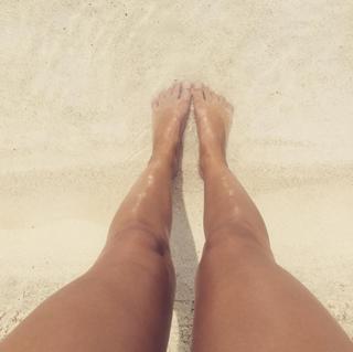 Camille Cerf feet photo thumbnail