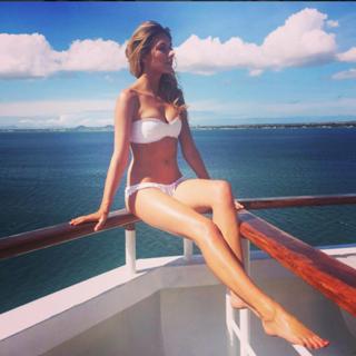 Camille Cerf feet photo thumbnail