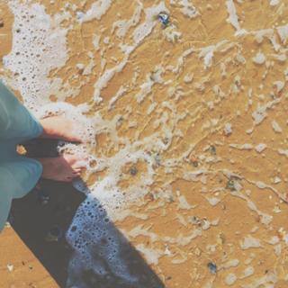 Camille Cerf feet photo thumbnail