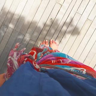 Camille Cerf feet photo thumbnail