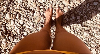 Camille Cerf feet photo thumbnail