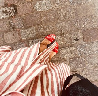 Camille Cerf feet photo thumbnail